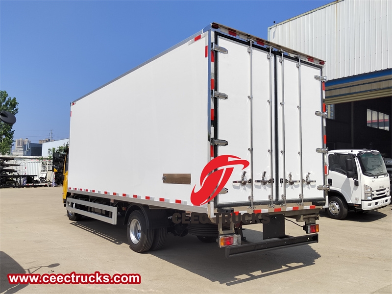 ISUZU 10 tons chiller lorry