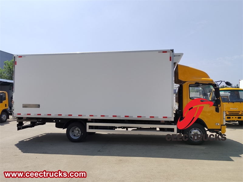 Isuzu NPR thermo king refrigerated truck