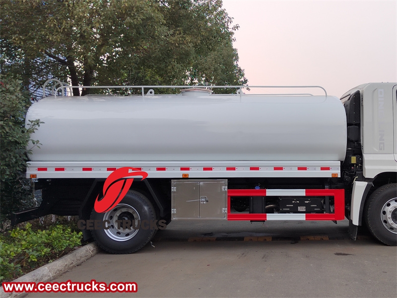 Isuzu GIGA 4x2 12000L drinking water transport truck