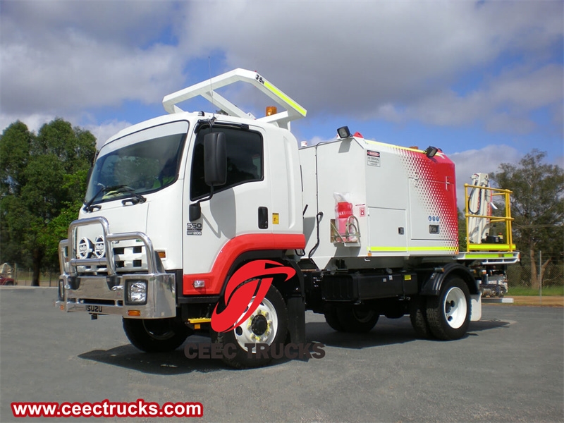 Isuzu NPR 5CBM fuel lube service truck