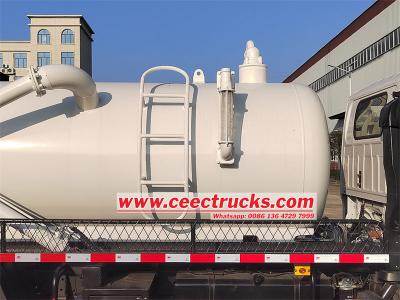 ISUZU NKR 4000L vacuum sewage truck for sale