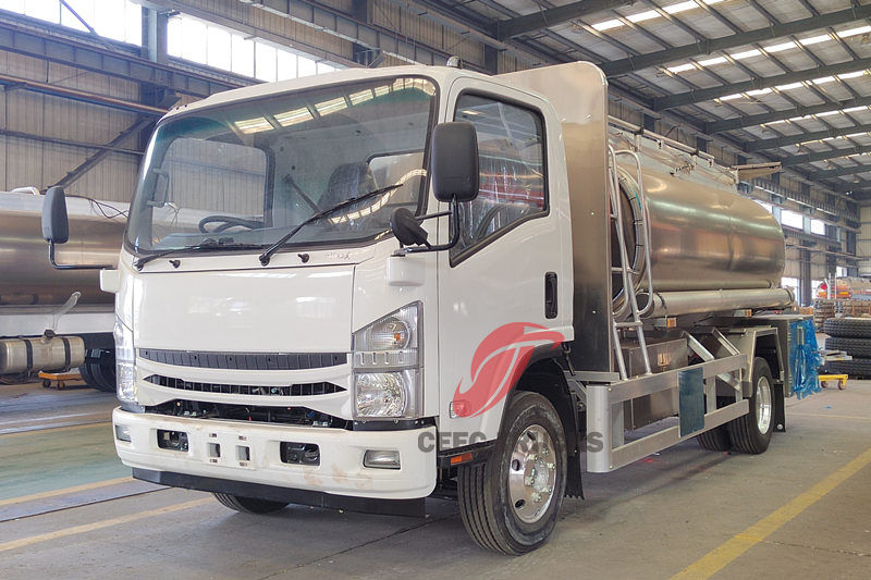 Camión cisterna de combustible de aleación de aluminio con volante a la derecha Isuzu ELF