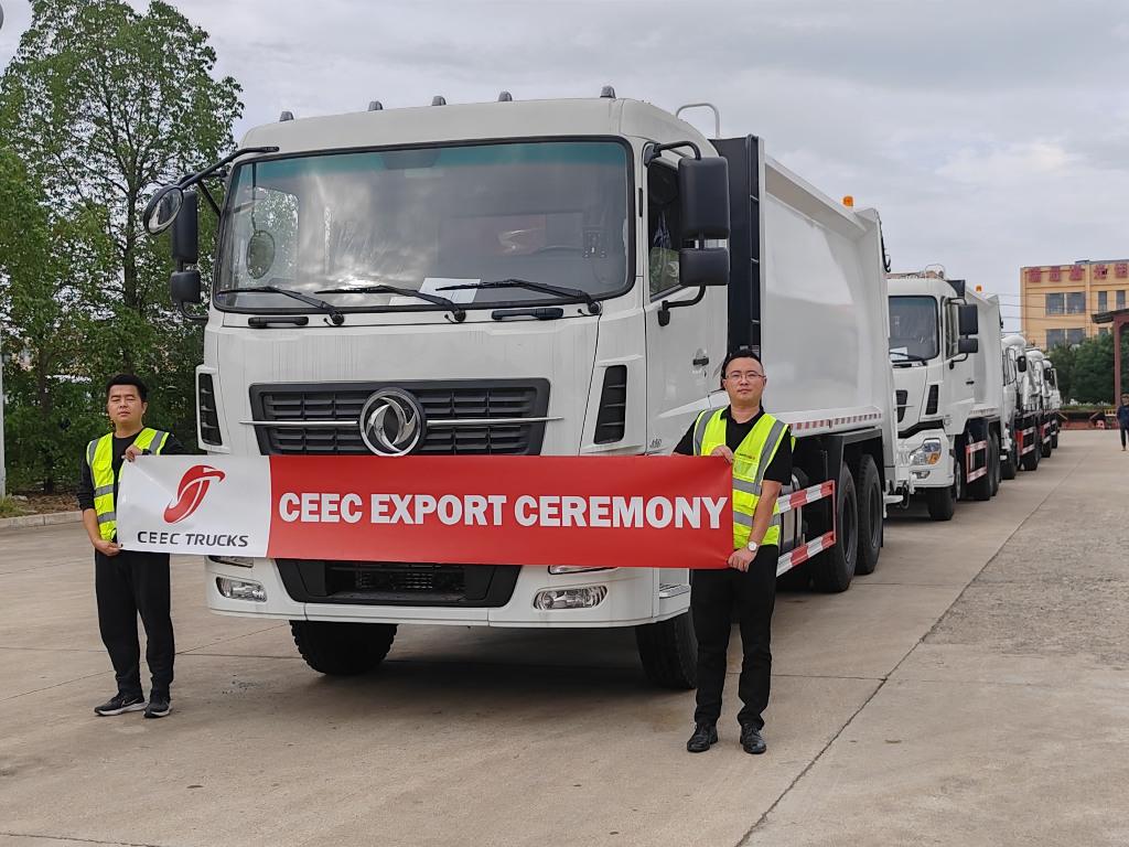 Clientes de Etiopía visitan para comprar un compactador de basura y un vaciador de pozos negros DONGFENG