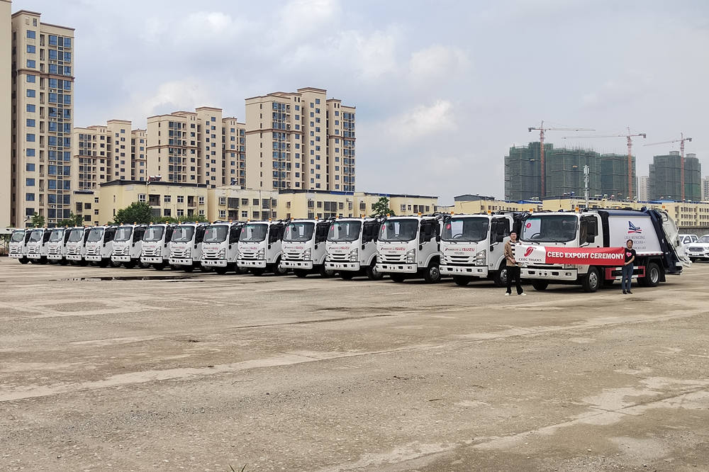 Cliente de Latinoamérica compra 15 unidades de camiones compactadores de basura ISUZU