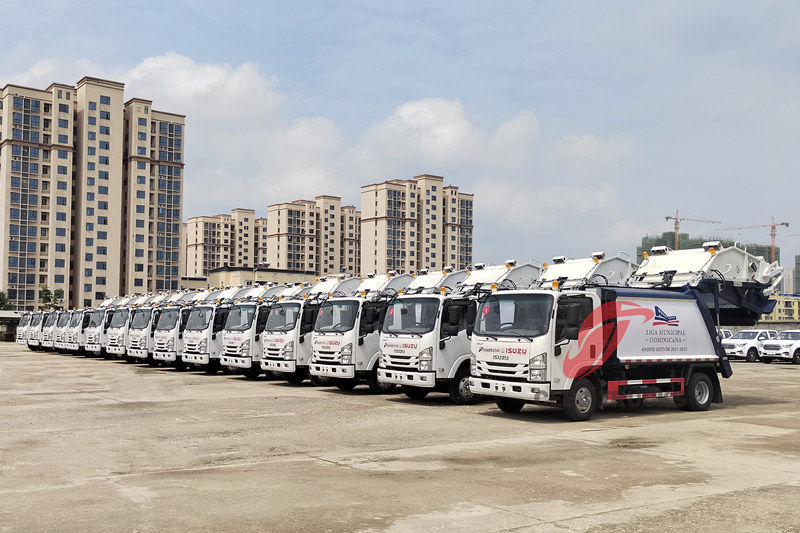 Camión compactador de carga trasera Isuzu ELF de 15 unidades nuevo