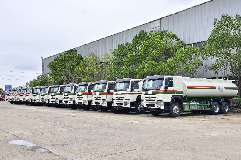 Camión cisterna de combustible Howo de 22000 L para exportación a países del Caribe
