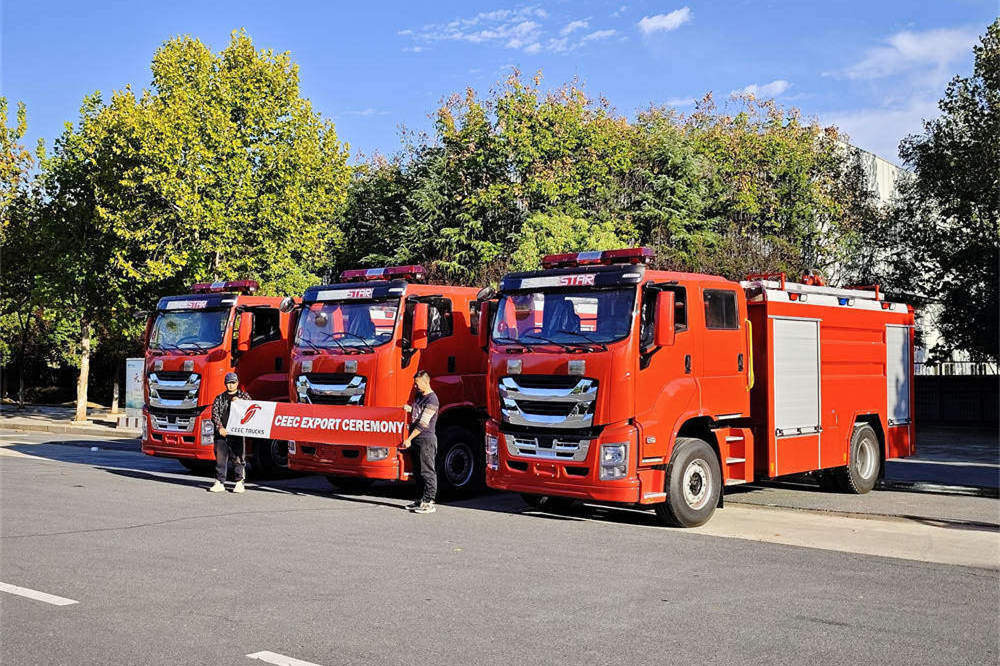 Cliente de Camboya compra 3 unidades de camión de bomberos de espuma ISUZU GIGA